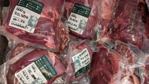 Wildbret sauber vakuumiert und beschriftet